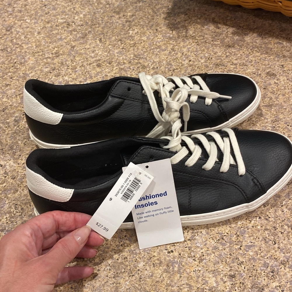 NWT Old Navy Black White Shoes Court Sneakers Memory Foam 9 26 260/83 - Picture 5 of 17